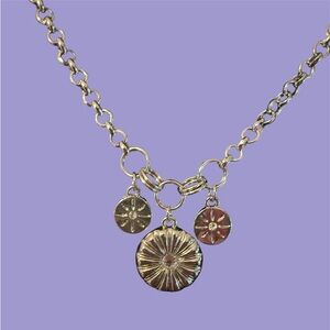 Elegant Silver Pendant Necklace